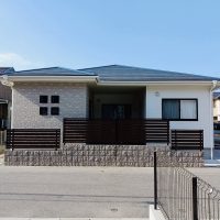 桑間★築浅の平屋建-広々としたデザイン性のある室内です